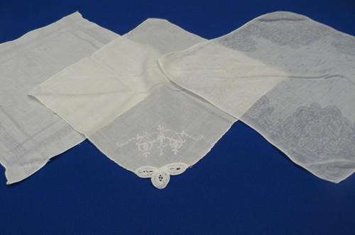 EMBROIDERED AND COTTON HANKIES VINTAGE X 3