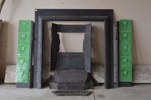 Stunning complete fire place with original tiles !!!@@@!!!