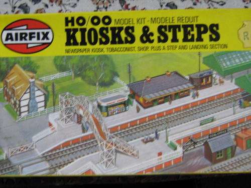 AIRFIX HO/OO MODEL KIT KIOSK AND STEPS -03602-9 IN ORIG BOX