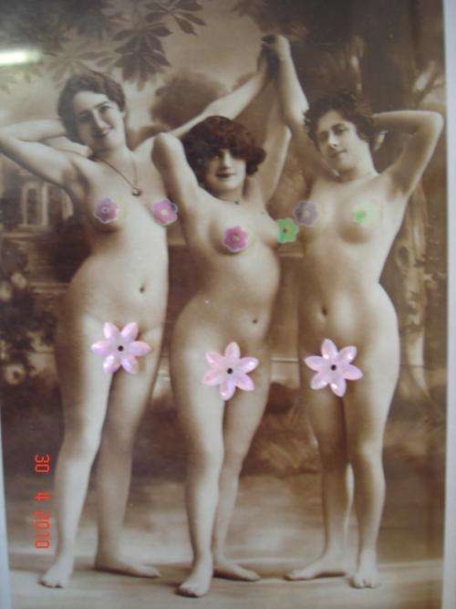 PHOTO OF PLAYBOY GIRLS IN GLASS FRAME