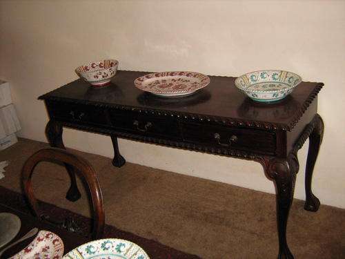 SOLID MAHOGANY SERVING TABLE WITH NICE DETAIL