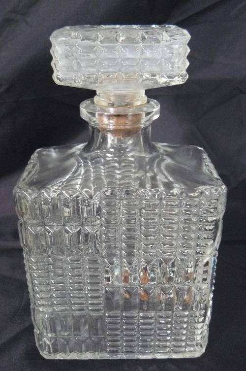 LOVELY LARGE GLASS DECANTER