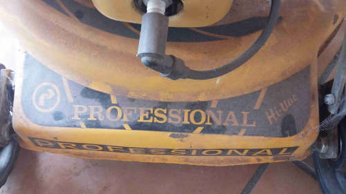 Professional grass mower with Robin EC10 motor. Needs attention