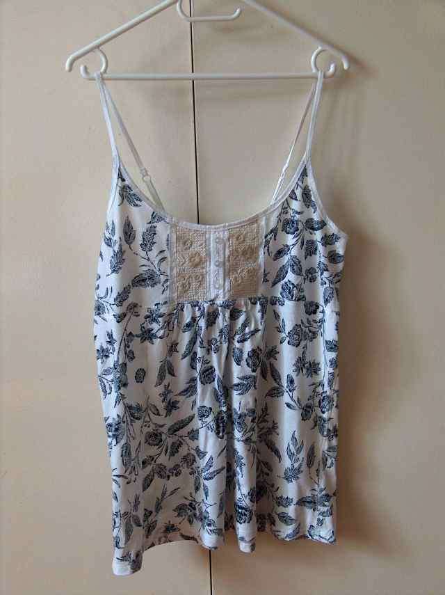 Reduced - America Era Size Medium pretty summer top