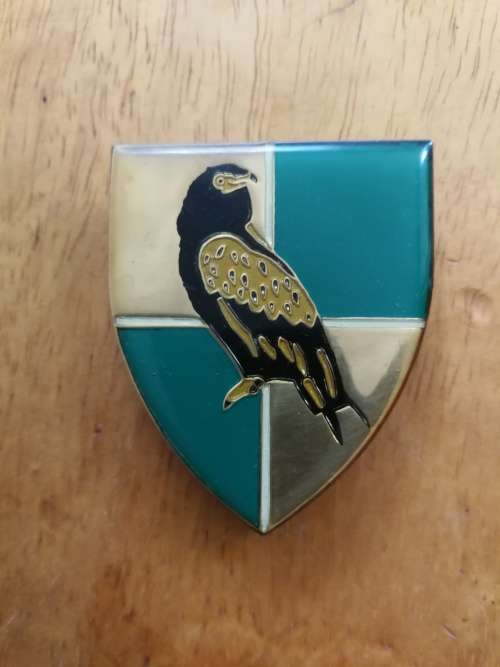 SA Army - Group 33 HQ   Shoulder Flash - ( all pins intact)