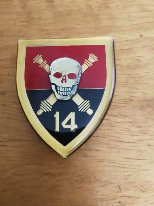 SA Army - 14 Artillery Regiment (raised) - Shoulder Flash - (all pins intact)