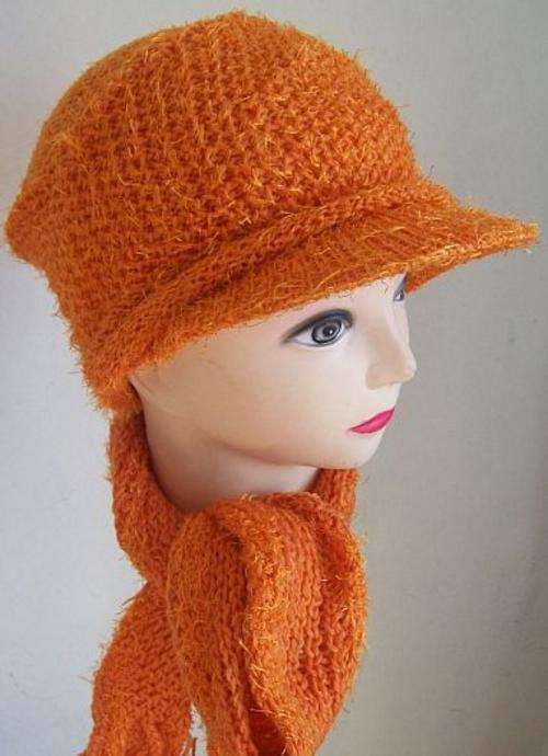 WOOLEN CAP AND SCARF