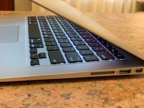 Macbook Air 13-inch 2015 - Silver - Preowned - Grade A ~ Like New ~ FREE Shipping