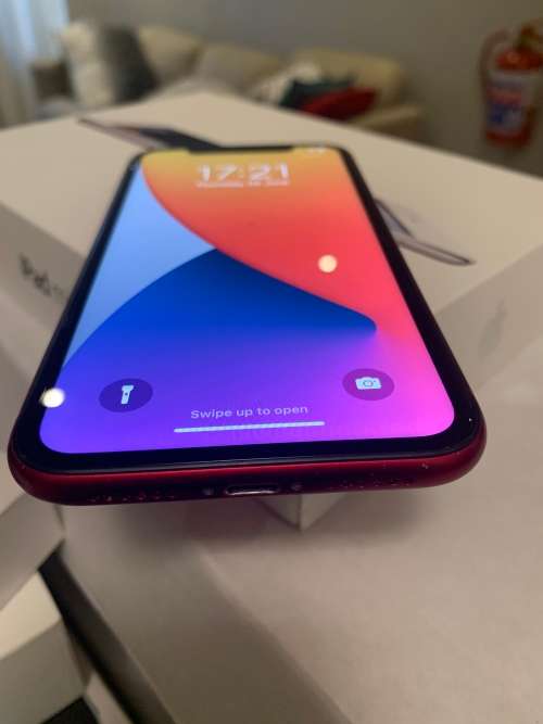 iPhone 11 - 64GB - (Product) Red - Certified Preowned - Grade B