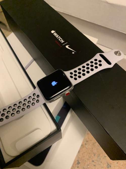 Apple Watch Series 3 38mm GPS Nike Sport Edition - Silver - Certified Preowned - Grade A