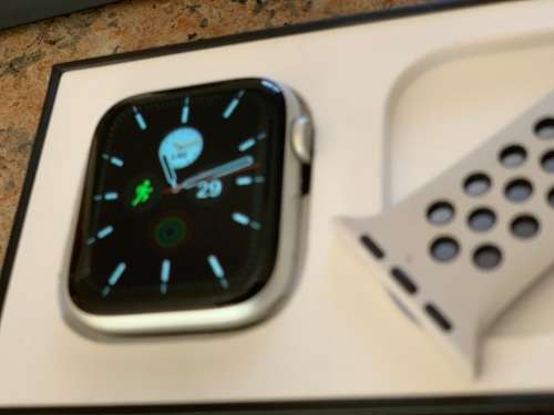 Apple Watch Series 4 44mm GPS - Silver - Certified Preowned - Grade A ~ Like New ~FREE Shipping