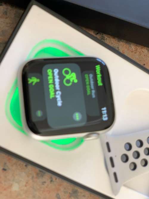 Apple Watch Series 4 44mm GPS - Silver - Certified Preowned - Grade A ~ Like New ~FREE Shipping