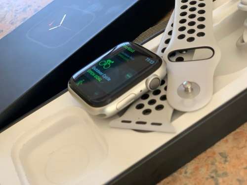 Apple Watch Series 4 44mm GPS - Silver - Certified Preowned - Grade A ~ Like New ~FREE Shipping