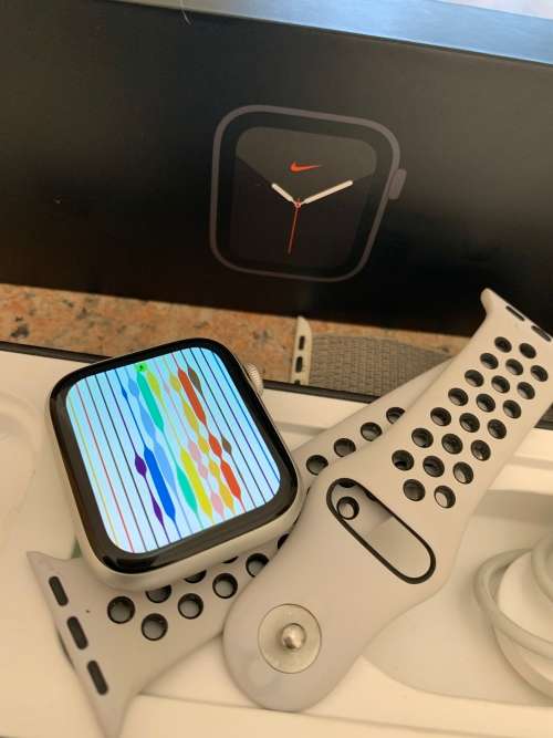 Apple Watch Series 4 44mm GPS - Silver - Certified Preowned - Grade A ~ Like New ~FREE Shipping