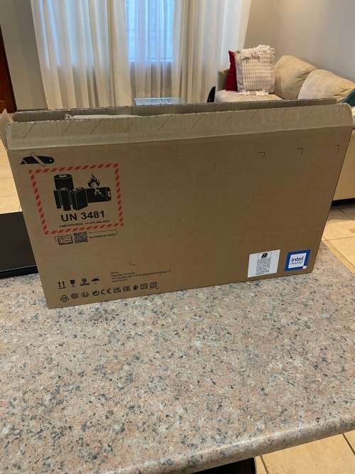 Lenovo Thinkpad T470 - Intel Core i5 - 8GB RAM - 256GB SSD ~FREE 64GB Memory Stick