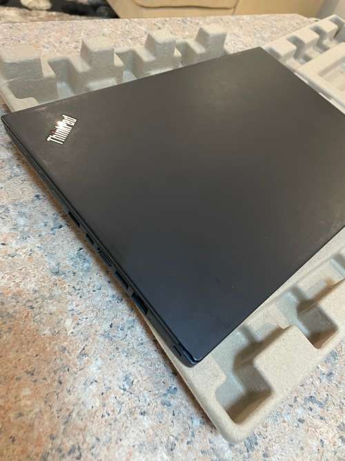 Lenovo Thinkpad T470 - Intel Core i5 - 8GB RAM - 256GB SSD ~FREE 64GB Memory Stick