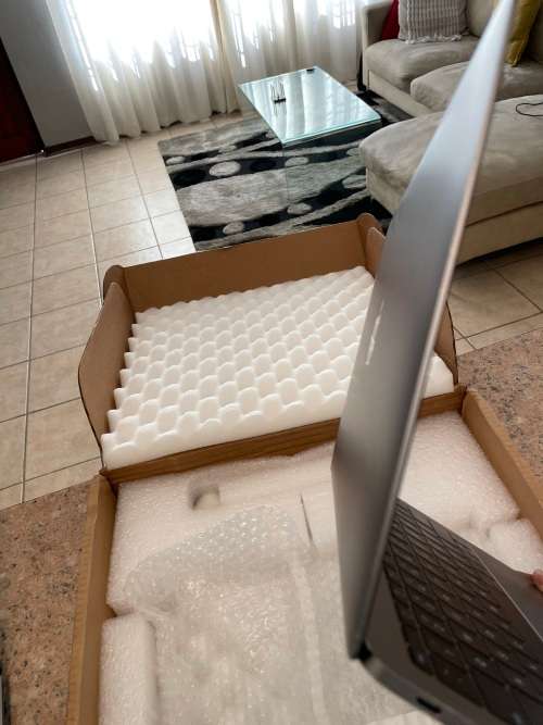 Apple Macbook Pro 13-inch 2017 Model Retina Display - Intel Core i5 - 8GB RAM - 128GB SSD - Preowned