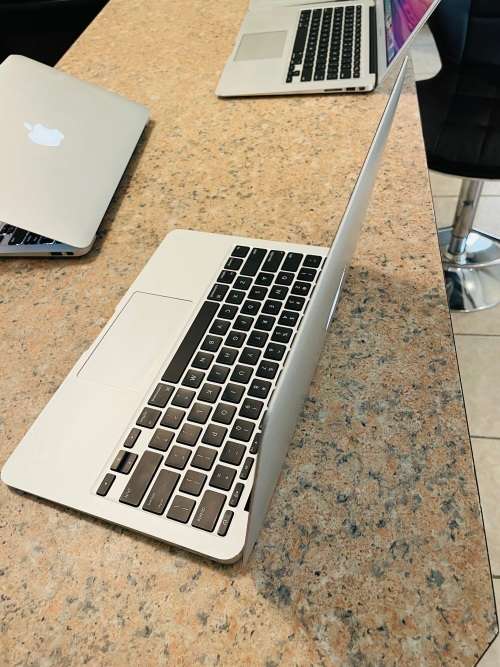 Macbook Air - 4GB RAM - 128GB SSD - Preowned - Grade A  ~ FREE Shipping