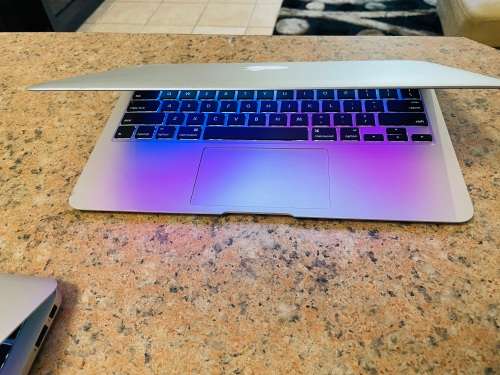 Macbook Air - 4GB RAM - 128GB SSD - Preowned - Grade A  ~ FREE Shipping