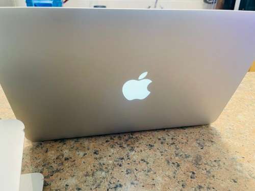 Macbook Air - 4GB RAM - 128GB SSD - Preowned - Grade A  ~ FREE Shipping