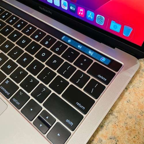2019 Apple Macbook Pro 13-inch Retina Display - Intel Core i5 - 8GB RAM - 256GB SSD Touchbar Sensor