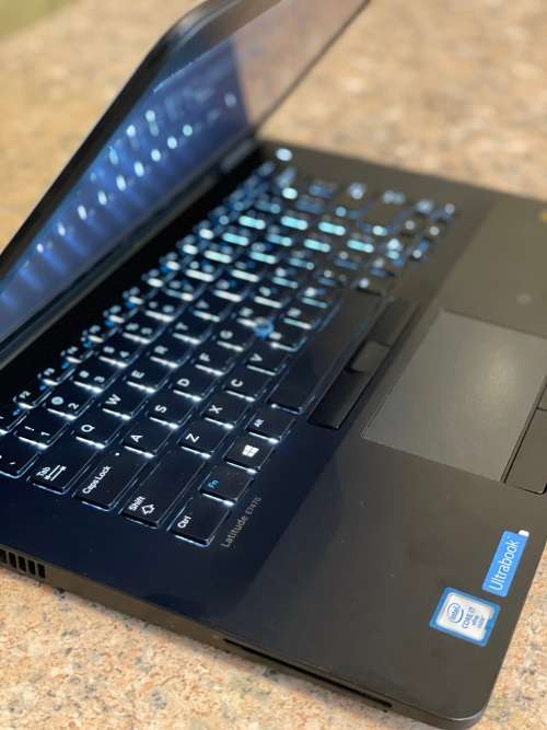 Dell Latitude E7470 Laptop - Intel Core i5 - 16GB RAM - 256GB SSD ~Grade A ~FREE 32GB Memory Stick