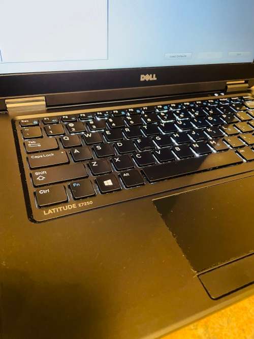 Dell Latitude E7250 Laptop - Intel Core i5 - 16GB RAM - 512GB SSD ~FREE 64GB Memory Stick