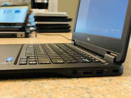 Dell Latitude E7250 Laptop - Intel Core i5 - 16GB RAM - 512GB SSD ~FREE 64GB Memory Stick