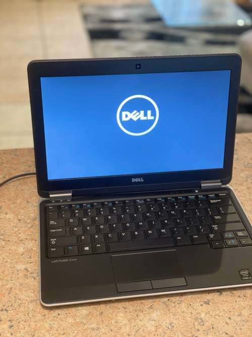 Dell Latitude E7240 Laptop - Intel Core i5 - 16GB RAM - 256 SSD Windows 11 Pro Office 2021