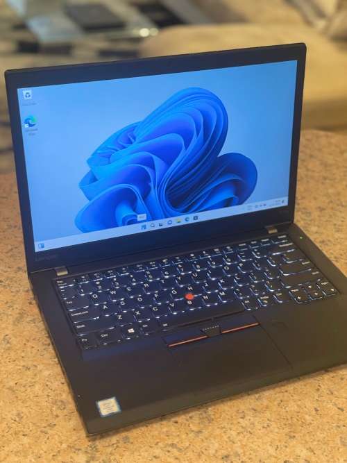 Lenovo Thinkpad T470 - Intel Core i5 - 12GB RAM - 256GB SSD ~FREE 64GB Memory Stick