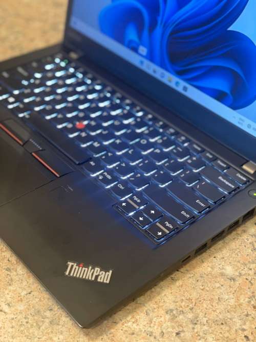Lenovo Thinkpad T470 - Intel Core i5 - 12GB RAM - 256GB SSD ~FREE 64GB Memory Stick