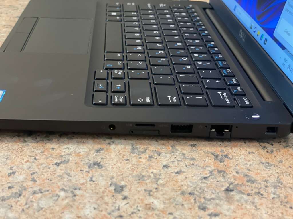 Dell Latitude 7390 Laptop - Intel Core i7 7th Gen - 16GB RAM - 512GB SSD FREE 64GB Memory Stick