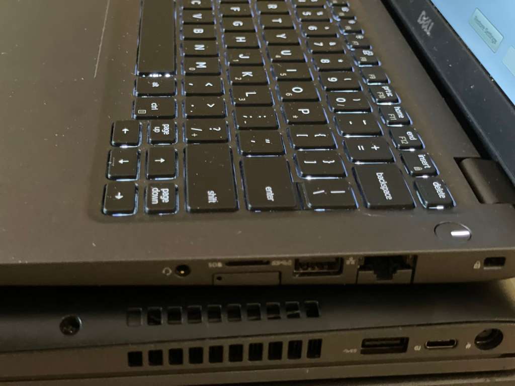 Dell Latitude 5300 13.3-inch QuadCore i5-8665U 8GB RAM 512GB SSD Win 11 Pro Laptop Free 64GB Stick