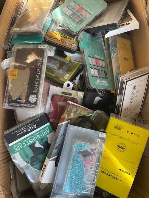 Wholesale Lot Of Random Cell Phone Covers NB! YOUR BID PRICE IS PER CELL PHONE COVER