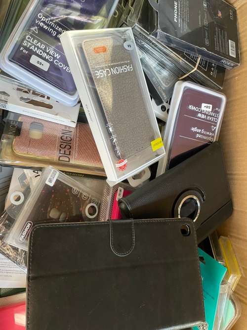 Wholesale Lot Of Random Cell Phone Covers NB! YOUR BID PRICE IS PER CELL PHONE COVER