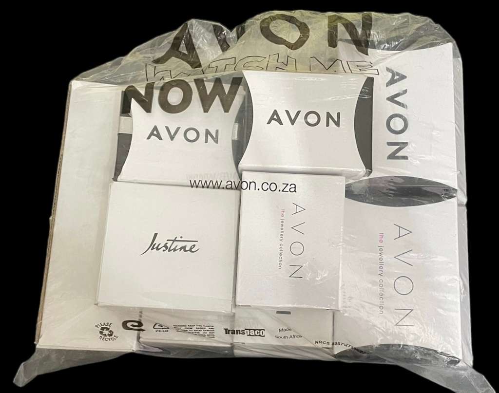 Giant Mystery lot of 15 Avon & Justine Jewellery