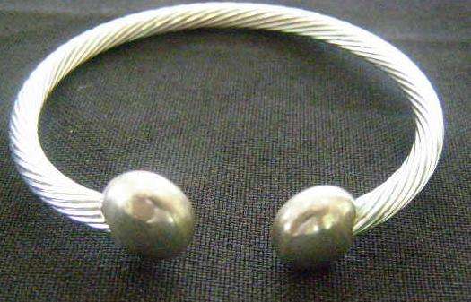 Ladies Magnetic Bangle