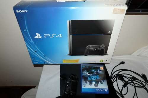 SONY PLAYSTATION 4 500GB BLACK WITH ONE GAME