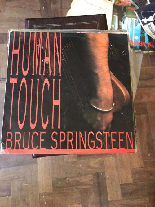 300 x Vinyl Records (Vinyl record).Bid per bundle of 30.Bundles will be send randomly.