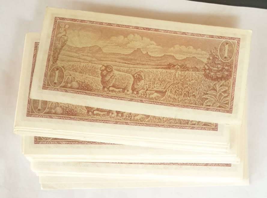 59xTW DE JONGH UNC 1RAND NOTES IN SEQUENCE AS PER PICTURES.B222/657842-B222/657900