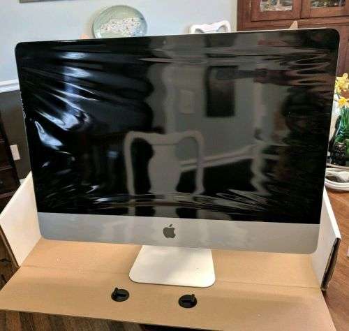 NEW Apple iMac 21.5-inch 8GB 2.7 GHz Intel Core i5 Wireless Keyboard/Magic Mouse