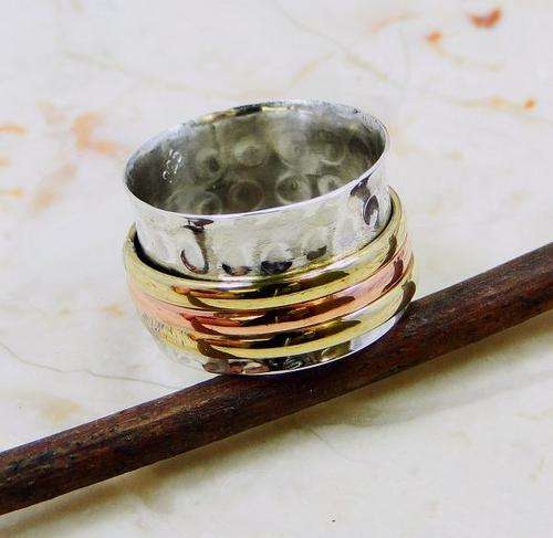 Gorgeous Solid Silver Size 6 Spinner ring...