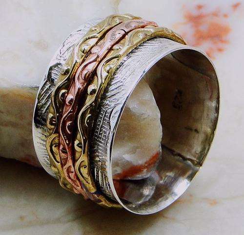 Gorgeous Solid Silver Size 7,75 Spinner ring...