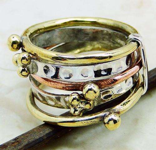 Gorgeous Solid Silver Size 6 ring...