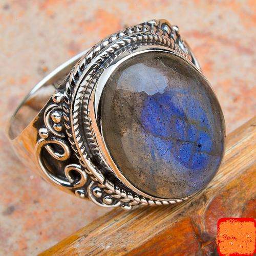 Gorgeous Solid Silver Labradorite Size 8,75 ring...
