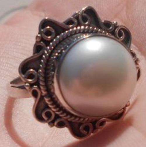 Stunning sterling silver Pearl Size 8,5 ring...