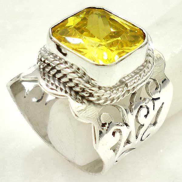 Exquisite 925 Sterling Silver Lemon Topaz ring...