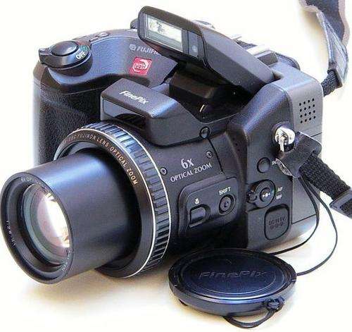 Fuji Finepix S602 - 6Mp 6x Optical Zoom, 30fps Video with sound