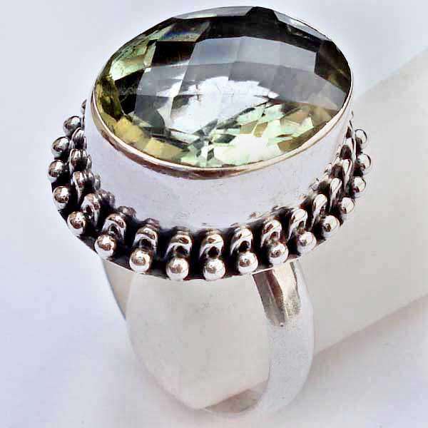 **CLEARANCE SALE**Exquisite 925 Sterling Silver & Green Amethyst Ring...