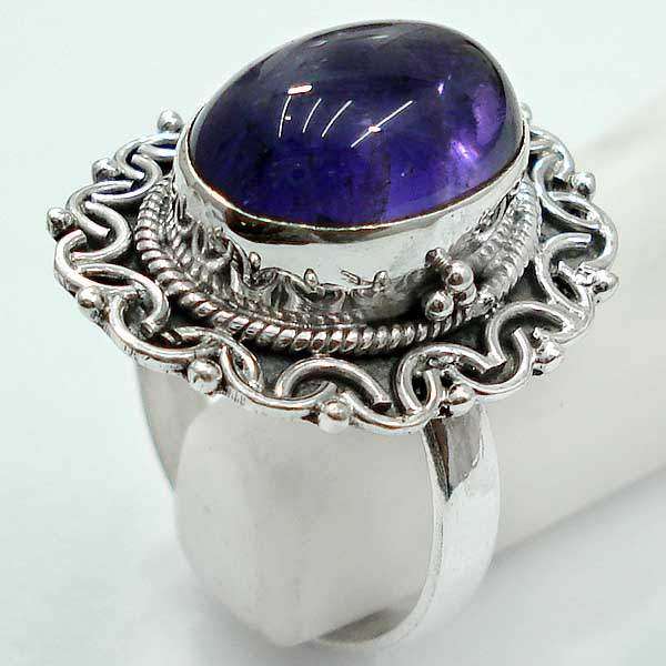 **LAST OF STOCK**Exquisite 925 Sterling Silver & Amethyst Ring...